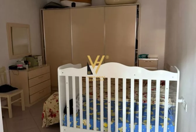 Shtepi ne shitje Apartament ne Tirane, 2+1, Mobilimi E mobiluar, Pagesa 155,000  Euro.