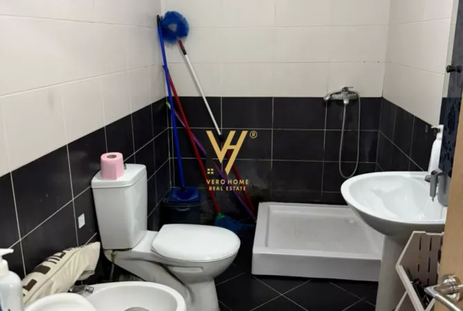 Shtepi ne shitje Apartament ne Tirane, 2+1, Mobilimi E mobiluar, Pagesa 155,000  Euro.