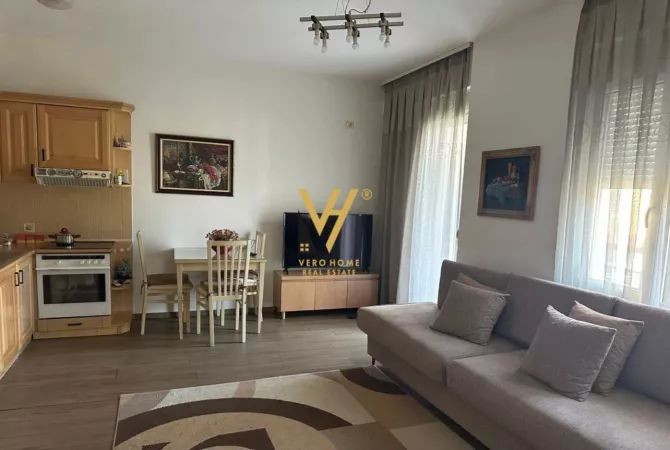 Shtepi me qera 2+1 ne Tirane - 75,000 Leke