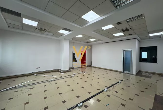 Ambient biznesi me qera 3+1 ne Tirane - 800 Euro