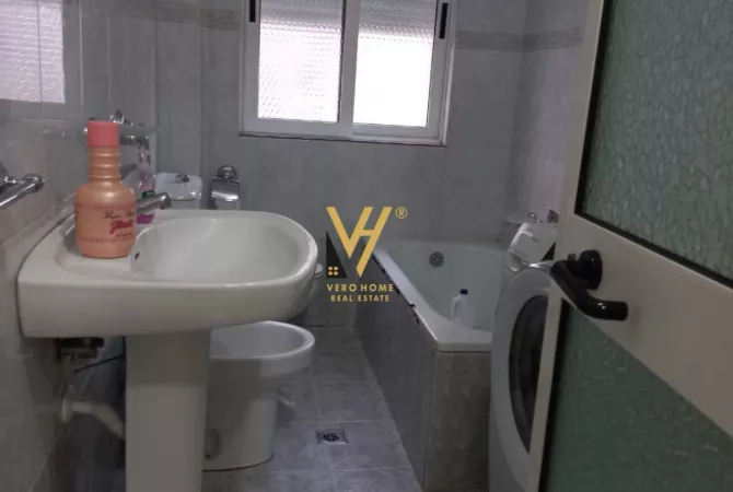 Shtepi me qera Apartament ne Tirane, 1+1, Mobilimi E mobiluar, Pagesa 550  Euro.