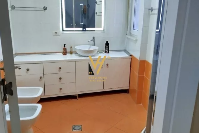 Shtepi me qera Apartament ne Tirane, 2+1, Mobilimi E mobiluar, Pagesa 1,000  Euro.