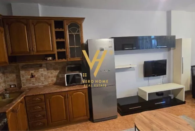 Shtepi me qera Apartament ne Tirane, 1+1, Mobilimi E mobiluar, Pagesa 500  Euro.