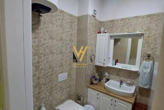 Shtepi ne shitje Apartament ne Tirane, 1+1, Mobilimi E mobiluar, Pagesa 140,000  Euro.