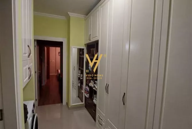 Shtepi ne shitje Apartament ne Tirane, 1+1, Mobilimi E mobiluar, Pagesa 140,000  Euro.