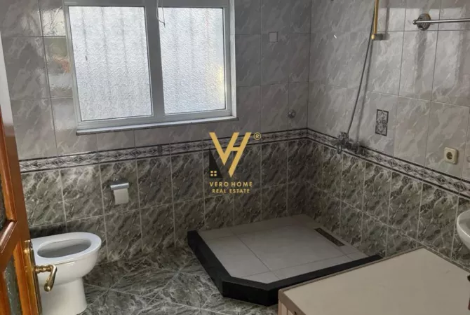 Shtepi me qera 2+1 ne Tirane - 45,000 Leke