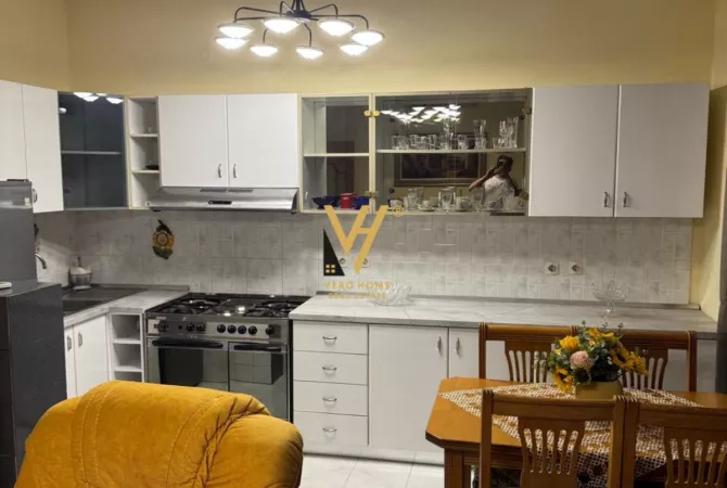 Shtepi me qera Apartament ne Tirane, 2+1, Mobilimi E mobiluar, Pagesa 45,000  Leke.
