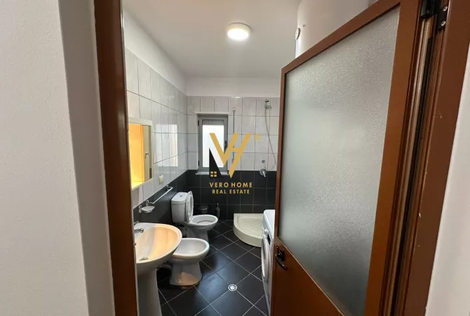 Shtepi ne shitje Apartament ne Tirane, 2+1, Mobilimi E mobiluar, Pagesa 145,000  Euro.