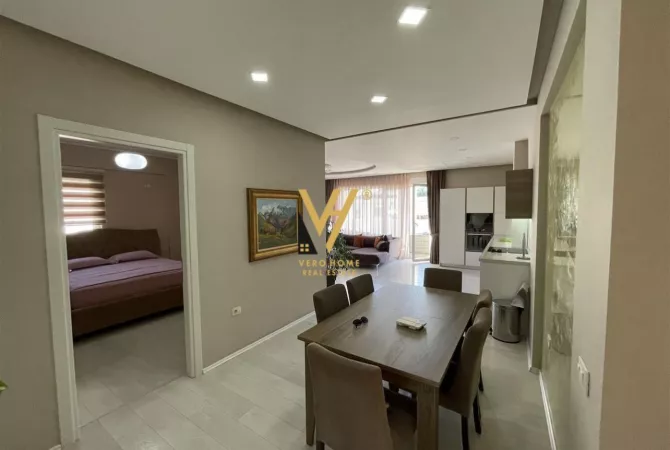 Shtepi me qera 3+1 ne Tirane - 1,300 Euro