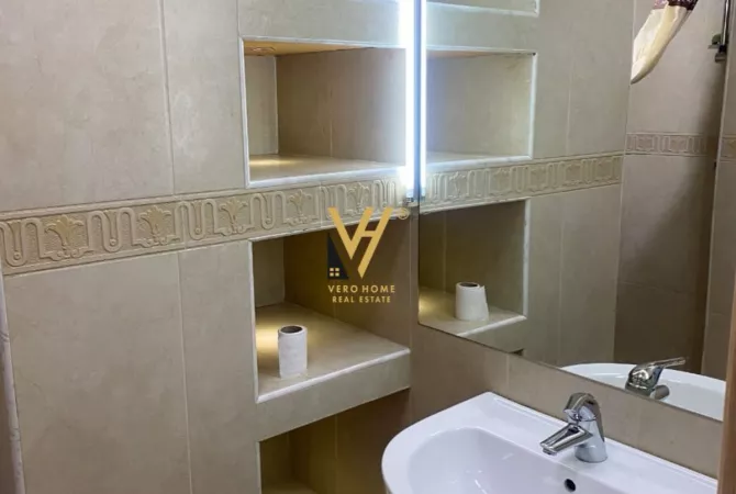 Shtepi me qera Apartament ne Tirane, 3+1, Mobilimi E mobiluar, Pagesa 700  Euro.