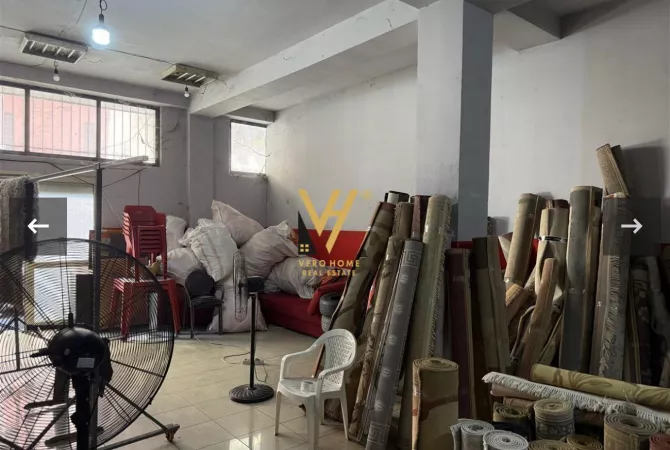 Ambiente Commerciale in Affitto 4+1 a Tirana - 1,200 Euro