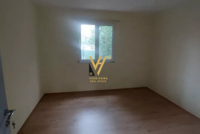 Shtepi me qera Shtepi Private ne Tirane, 1+1, Mobilimi Bosh, pa mobiluar, Pagesa 80,000  Leke.