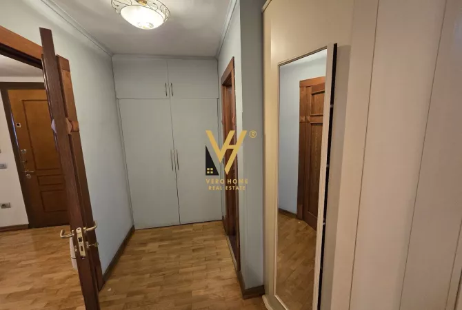 Shtepi ne shitje Apartament ne Tirane, 4+1, Mobilimi E mobiluar, Pagesa 600,000  Euro.