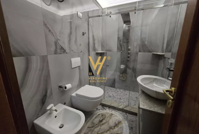 Shtepi ne shitje Apartament ne Tirane, 4+1, Mobilimi E mobiluar, Pagesa 600,000  Euro.