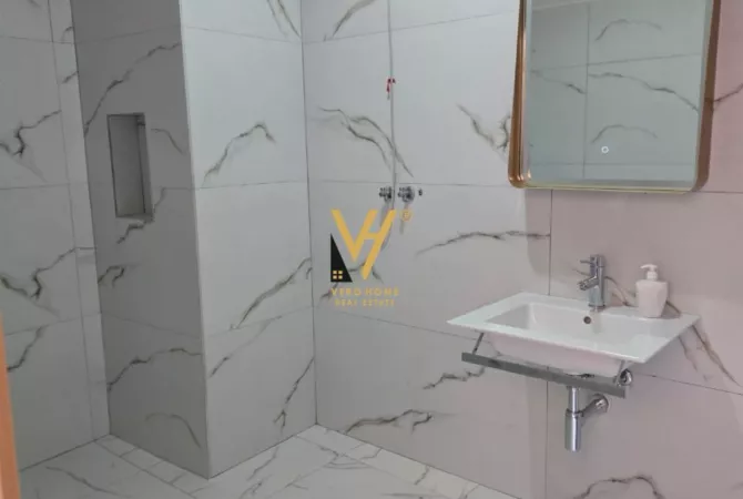 Shtepi me qera 5+1 ne Tirane - 1,500 Euro