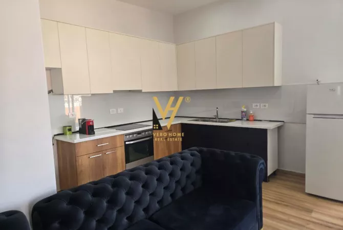 Shtepi me qera 5+1 ne Tirane - 1,500 Euro