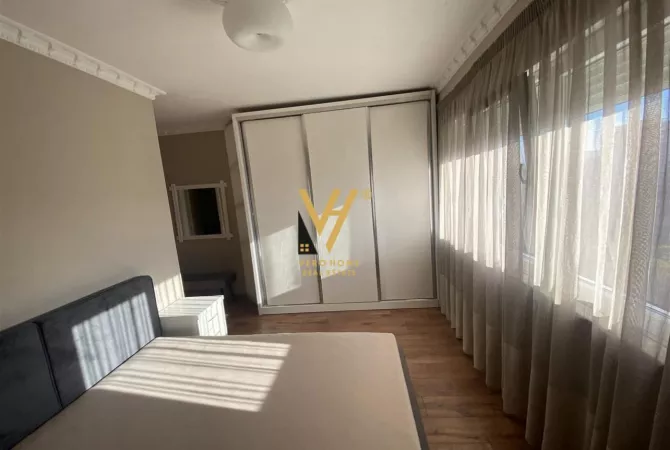 Shtepi me qera Apartament ne Tirane, 2+1, Mobilimi E mobiluar, Pagesa 700  Euro.