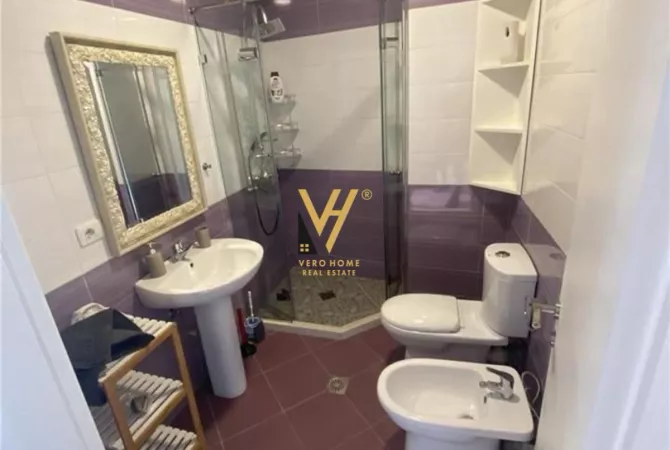 Shtepi me qera Apartament ne Tirane, 2+1, Mobilimi E mobiluar, Pagesa 700  Euro.