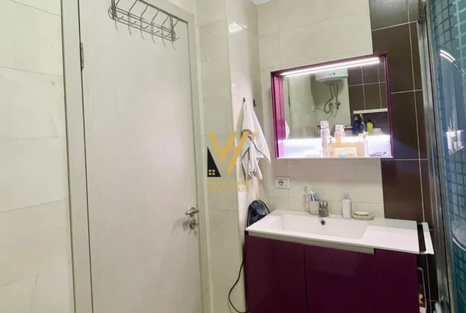 Shtepi me qera Apartament ne Tirane, 2+1, Mobilimi E mobiluar, Pagesa 700  Euro.