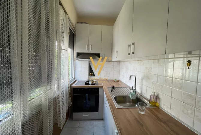 Shtepi me qera 3+1 ne Tirane - 1,000 Euro