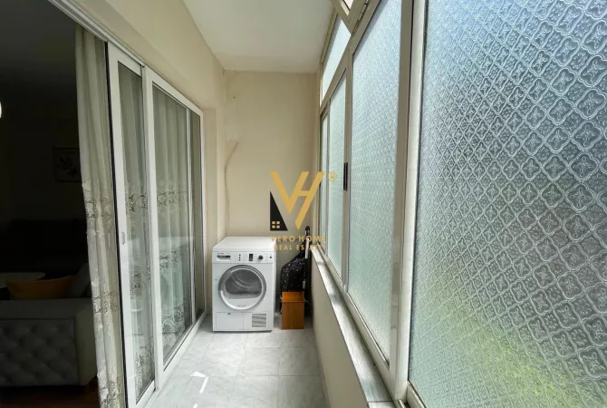 Shtepi me qera Apartament ne Tirane, 3+1, Mobilimi E mobiluar, Pagesa 1,000  Euro.