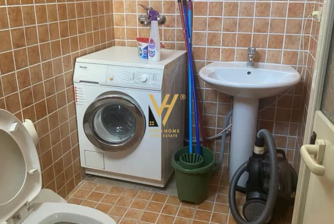 Shtepi me qera Apartament ne Tirane, 2+1, Mobilimi E mobiluar, Pagesa 700  Euro.