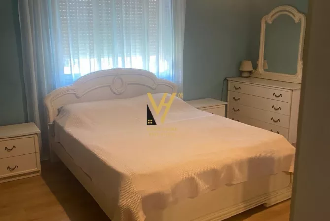 Shtepi me qera Apartament ne Tirane, 2+1, Mobilimi E mobiluar, Pagesa 700  Euro.