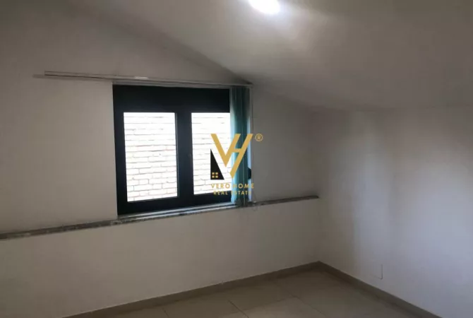 JEPET AMBIENT 230 M2 ME QIRA NE BRRYL 1.500 EURO