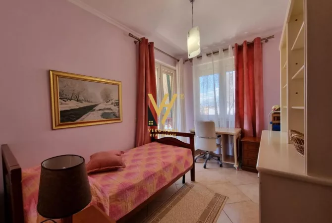 Shtepi me qera 3+1 ne Tirane - 1,000 Euro