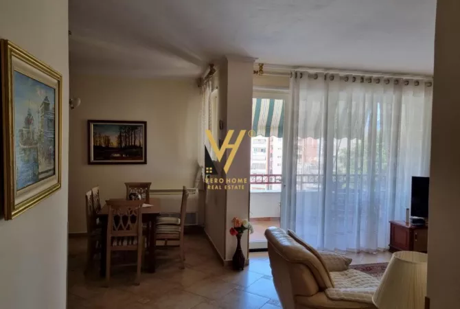 Shtepi me qera Apartament ne Tirane, 3+1, Mobilimi E mobiluar, Pagesa 1,000  Euro.
