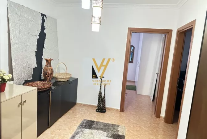 Shtepi me qera 2+1 ne Tirane - 700 Euro