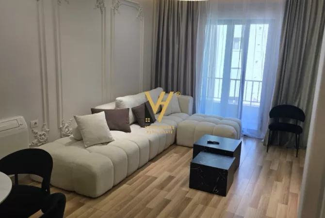 Shtepi me qera 2+1 ne Tirane - 1,000 Euro