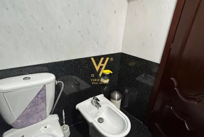 Shtepi me qera Apartament ne Tirane, 2+1, Mobilimi E mobiluar, Pagesa 950  Euro.