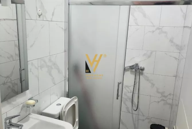 Shtepi me qera Apartament ne Tirane, 2+1, Mobilimi E mobiluar, Pagesa 650  Euro.