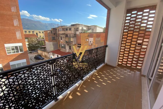 Shtepi me qera Apartament ne Tirane, 2+1, Mobilimi E mobiluar, Pagesa 650  Euro.