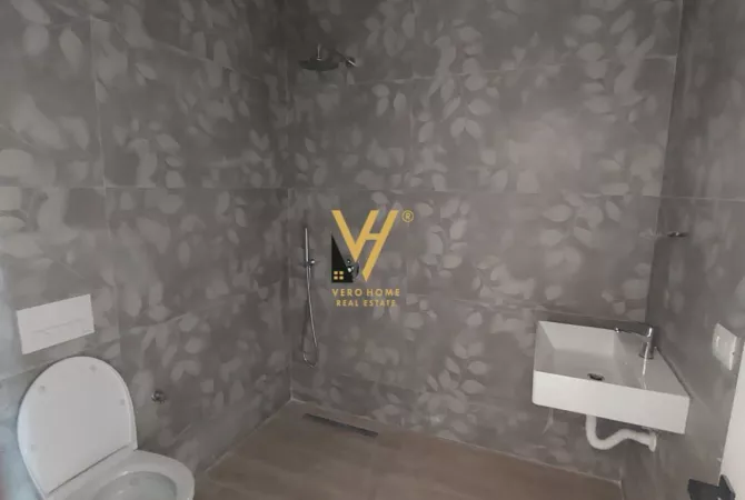 Shtepi ne shitje Apartament ne Tirane, 3+1, Mobilimi Bosh, pa mobiluar, Pagesa 290,000  Euro.