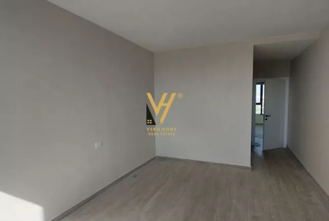 Shtepi ne shitje Apartament ne Tirane, 3+1, Mobilimi Bosh, pa mobiluar, Pagesa 290,000  Euro.