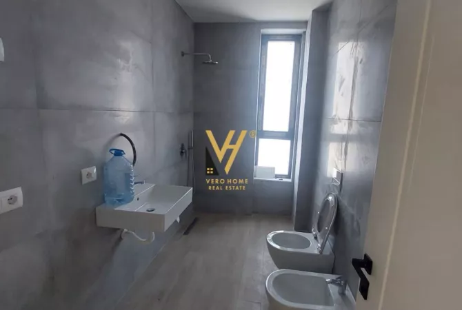 Shtepi ne shitje Apartament ne Tirane, 3+1, Mobilimi Bosh, pa mobiluar, Pagesa 290,000  Euro.