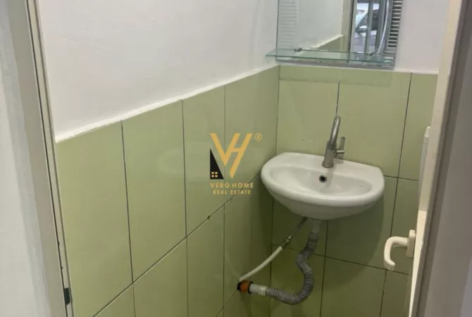 Ambient biznesi me qera 1+1 ne Tirane - 25,000 Leke
