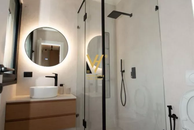 Shtepi ne shitje Apartament ne Vlore, 2+1, Mobilimi E mobiluar, Pagesa 330,000  Euro.