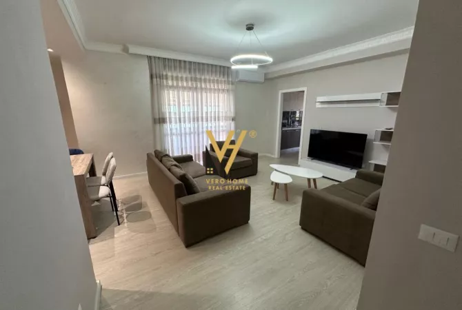 Shtepi me qera 3+1 ne Tirane - 1,300 Euro