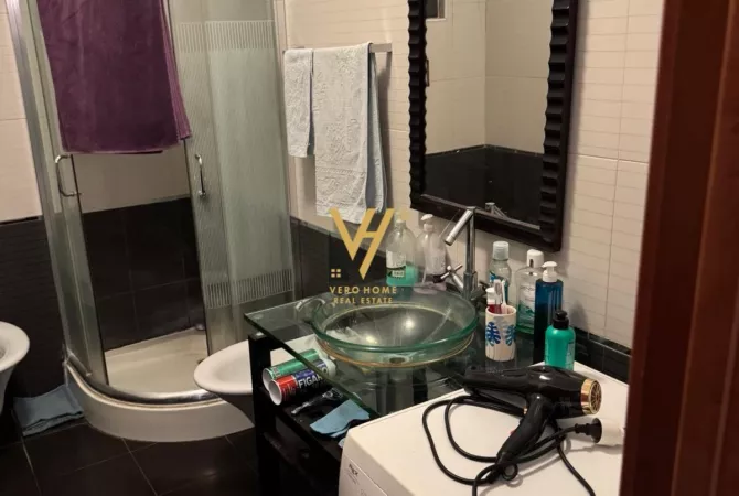 Shtepi ne shitje Apartament ne Tirane, 2+1, Mobilimi E mobiluar, Pagesa 206,000  Euro.