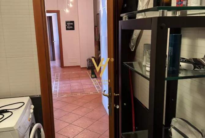 Shtepi ne shitje Apartament ne Tirane, 2+1, Mobilimi E mobiluar, Pagesa 206,000  Euro.