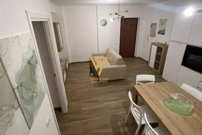 Shtepi me qera 2+1 ne Tirane - 1,200 Euro