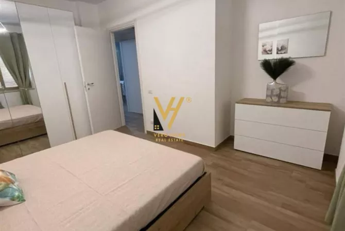 Shtepi me qera Apartament ne Tirane, 2+1, Mobilimi E mobiluar, Pagesa 1,200  Euro.