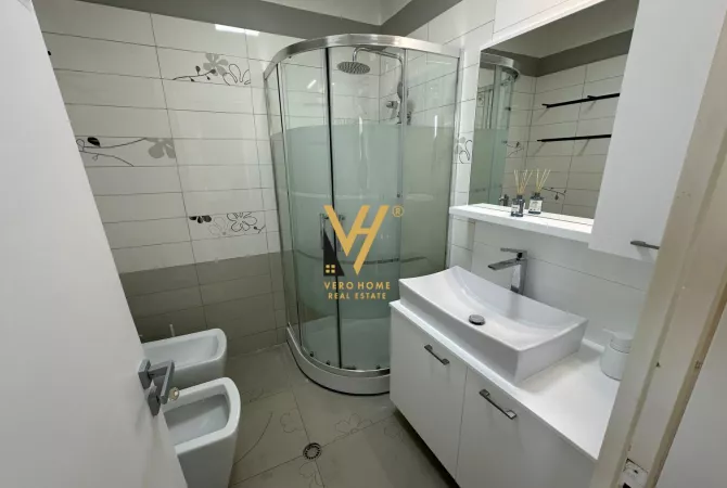 Shtepi me qera Apartament ne Tirane, 3+1, Mobilimi E mobiluar, Pagesa 70,000  Leke.