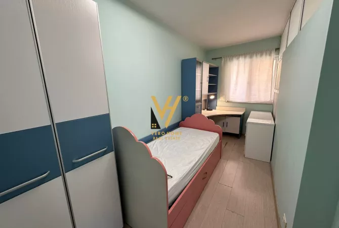 Shtepi me qera Apartament ne Tirane, 3+1, Mobilimi E mobiluar, Pagesa 70,000  Leke.
