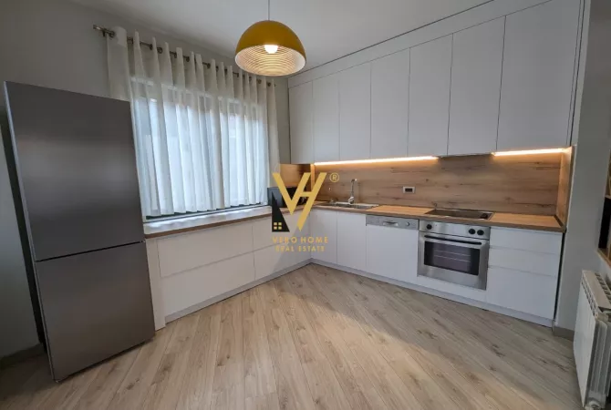 Shtepi me qera Apartament ne Tirane, 3+1, Mobilimi E mobiluar, Pagesa 240,000  Leke.