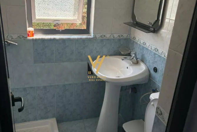 Ambient biznesi me qera 5+1 ne Tirane - 10,000 Euro