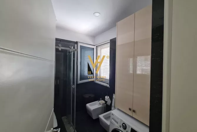 Shtepi me qera Apartament ne Tirane, 3+1, Mobilimi E mobiluar, Pagesa 100,000  Leke.